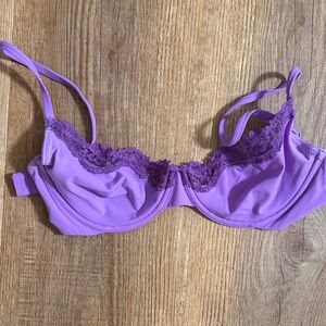 SKIMS Lavender Lace Bra size 36C excellent condition